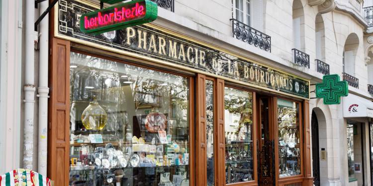 pharmacies de quartier les secrets de celles qui durent 1300371